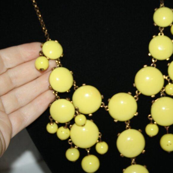 Beautiful gold and yellow bib style necklace by Liz Claiborne 24-26" - Picture 4 of 6